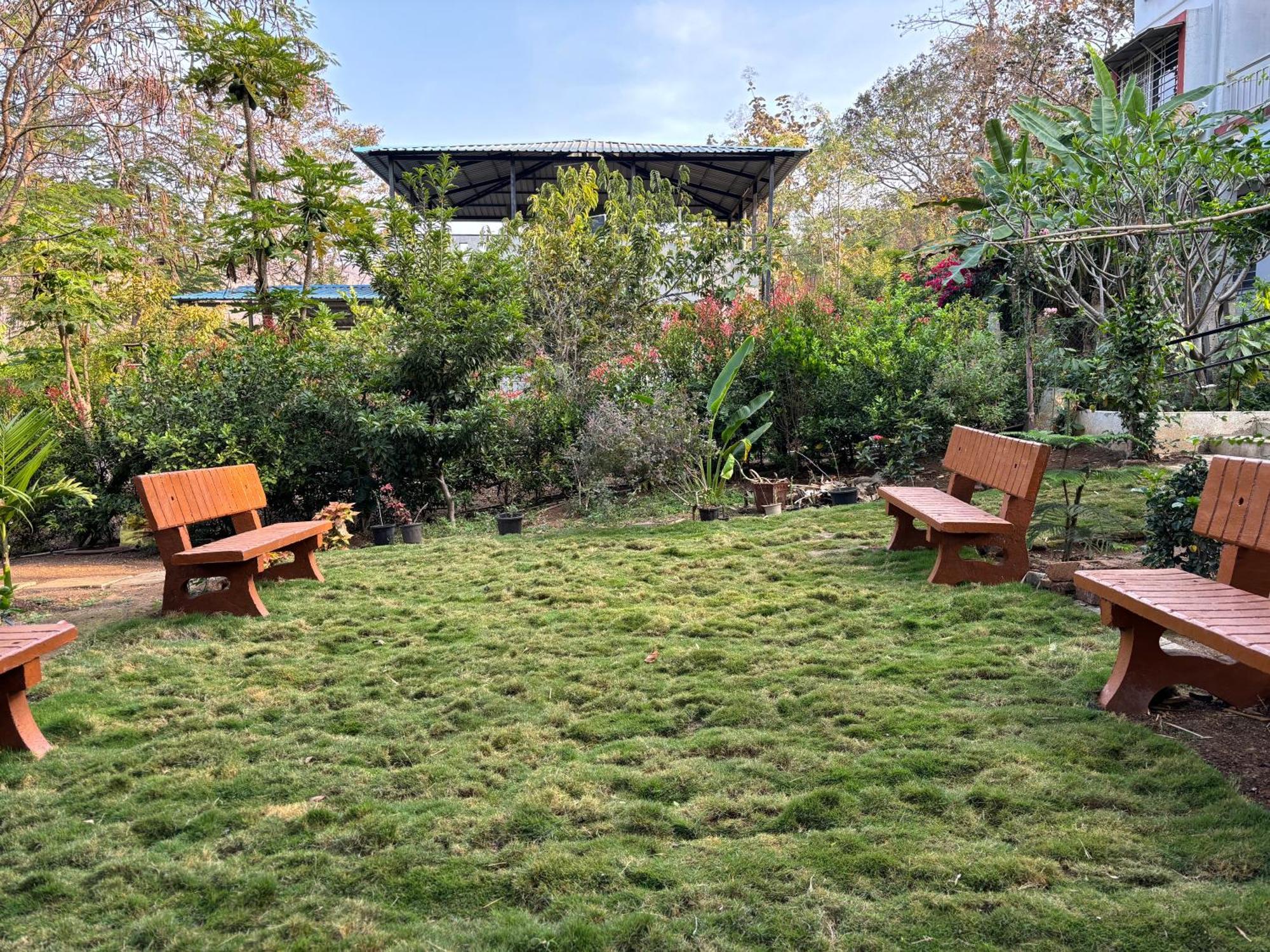 Villa Mrudgandh Kelawade *